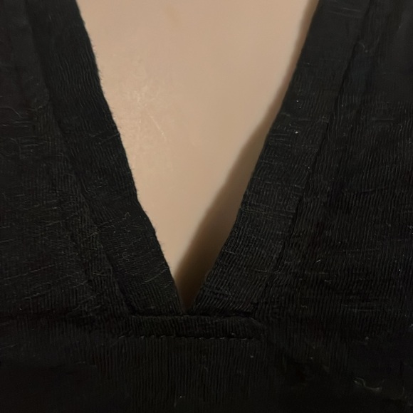 Black cute V-neck top - Picture 5 of 8